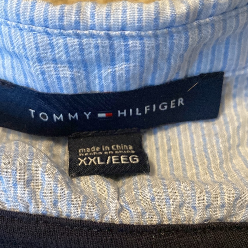 Button-up style shirt with built in sweater. - Picture 5 of 8
